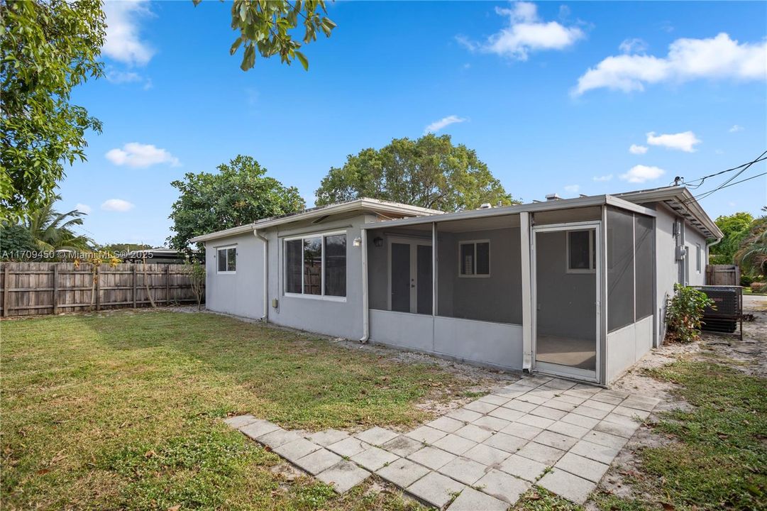 For Sale: $469,900 (3 beds, 2 baths, 1537 Square Feet)