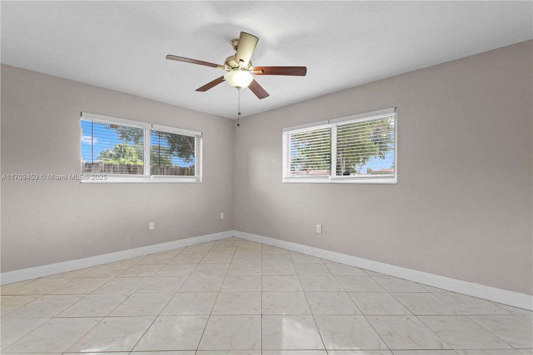 For Sale: $469,900 (3 beds, 2 baths, 1537 Square Feet)