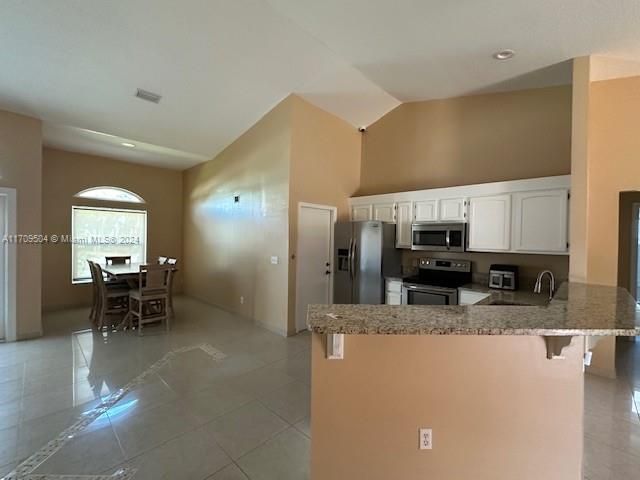 For Sale: $639,900 (3 beds, 2 baths, 1571 Square Feet)