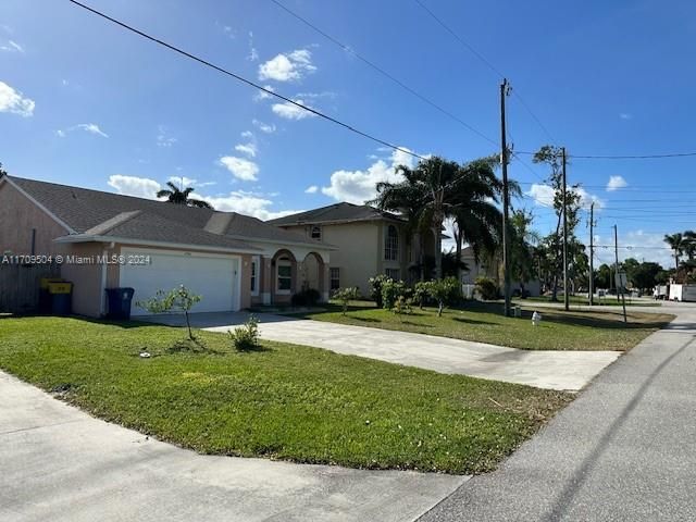 For Sale: $639,900 (3 beds, 2 baths, 1571 Square Feet)