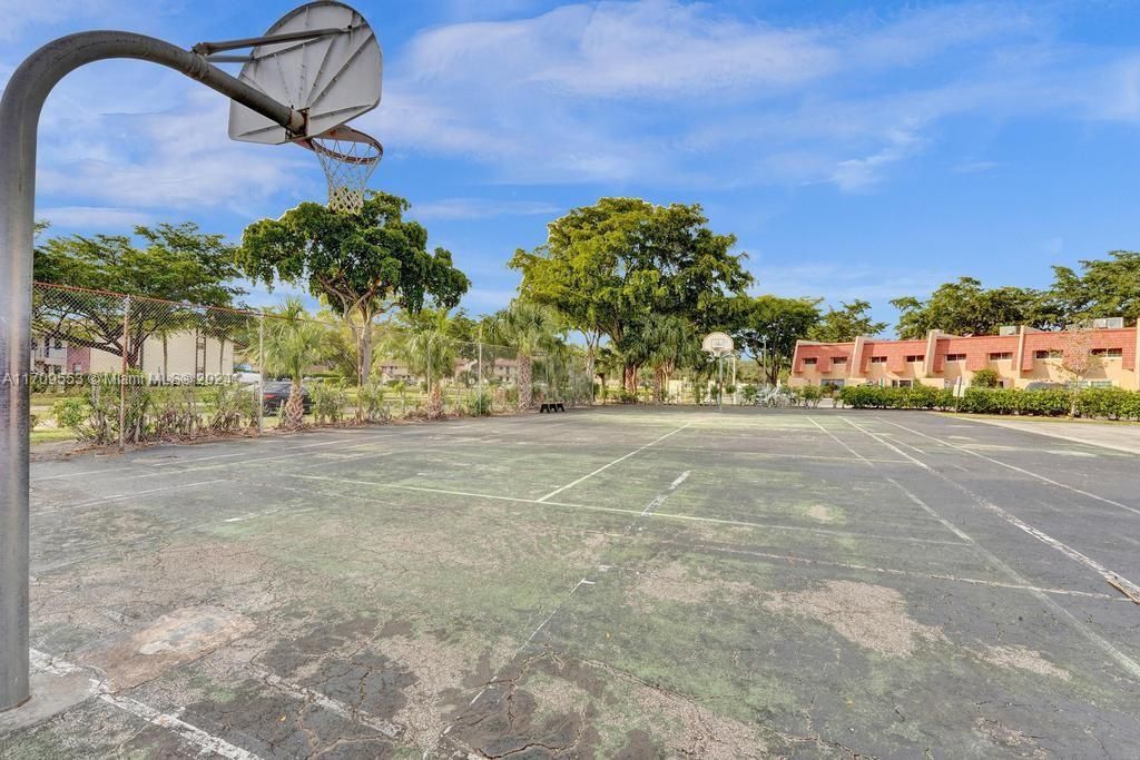 BASKETBALL COURT