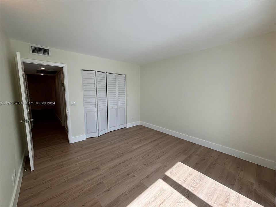 For Rent: $2,000 (2 beds, 2 baths, 1044 Square Feet)