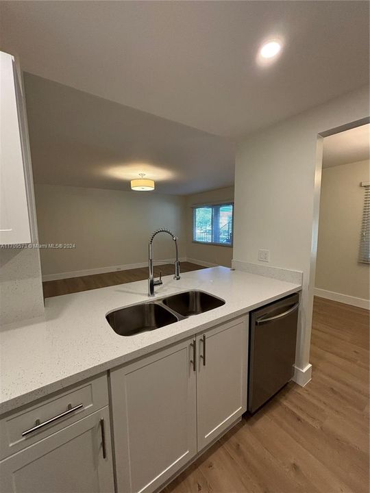 For Rent: $2,000 (2 beds, 2 baths, 1044 Square Feet)