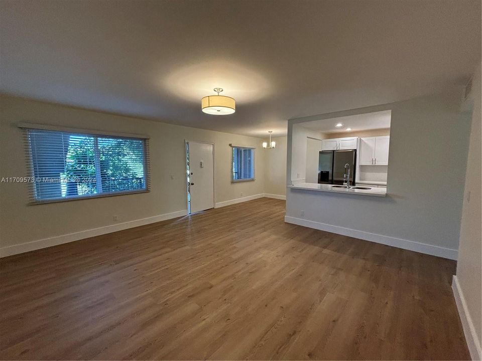 For Rent: $2,000 (2 beds, 2 baths, 1044 Square Feet)