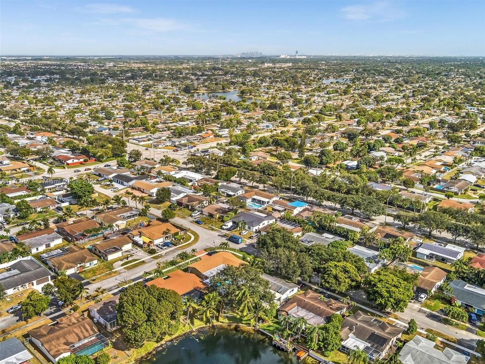 For Sale: $689,000 (3 beds, 2 baths, 1543 Square Feet)