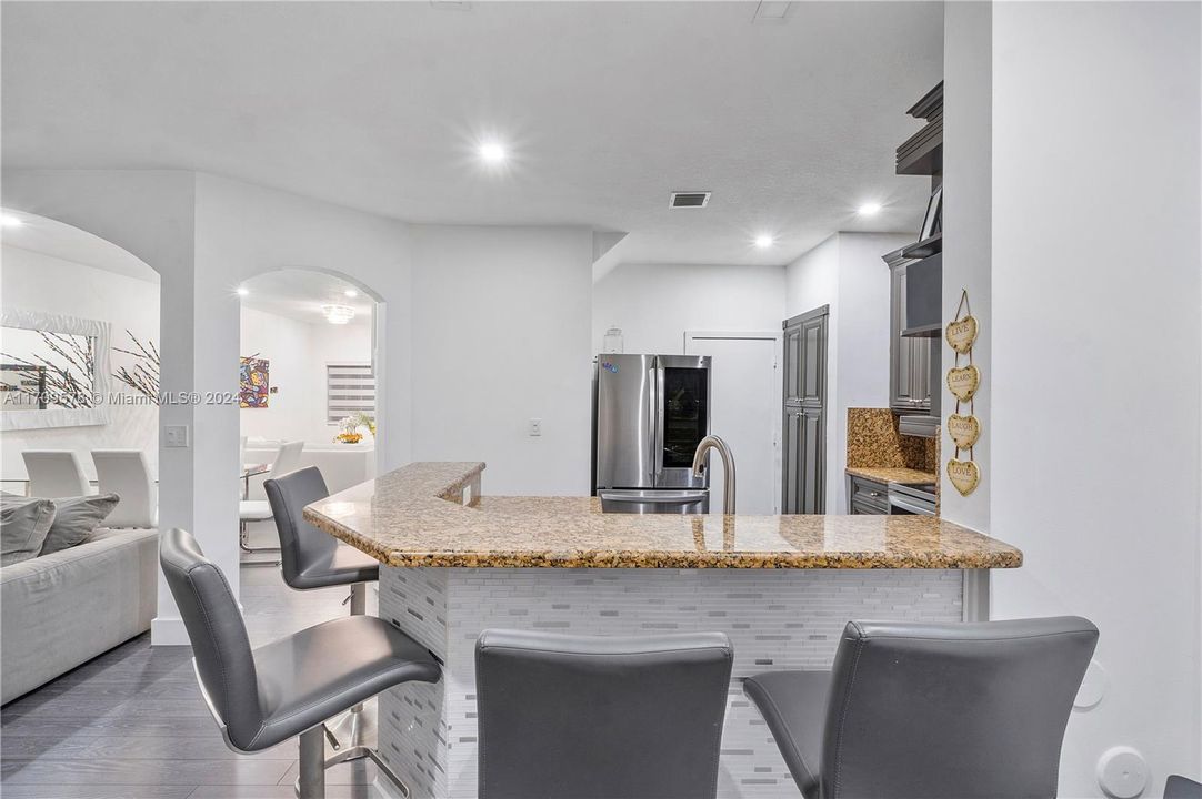 For Sale: $485,000 (3 beds, 2 baths, 1462 Square Feet)