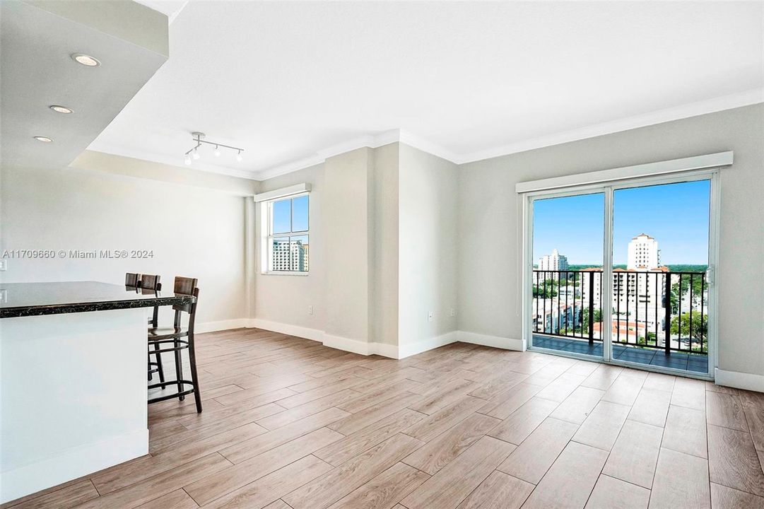 Active With Contract: $2,700 (1 beds, 1 baths, 831 Square Feet)