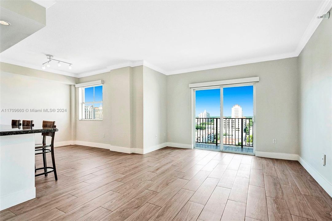 Active With Contract: $2,700 (1 beds, 1 baths, 831 Square Feet)