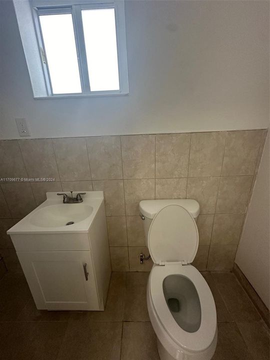 В аренду: $1,750 (1 спален, 1 ванн, 2098 Квадратных фут)