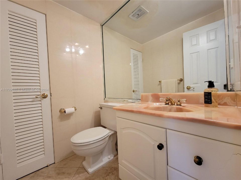 Guest Half Bath