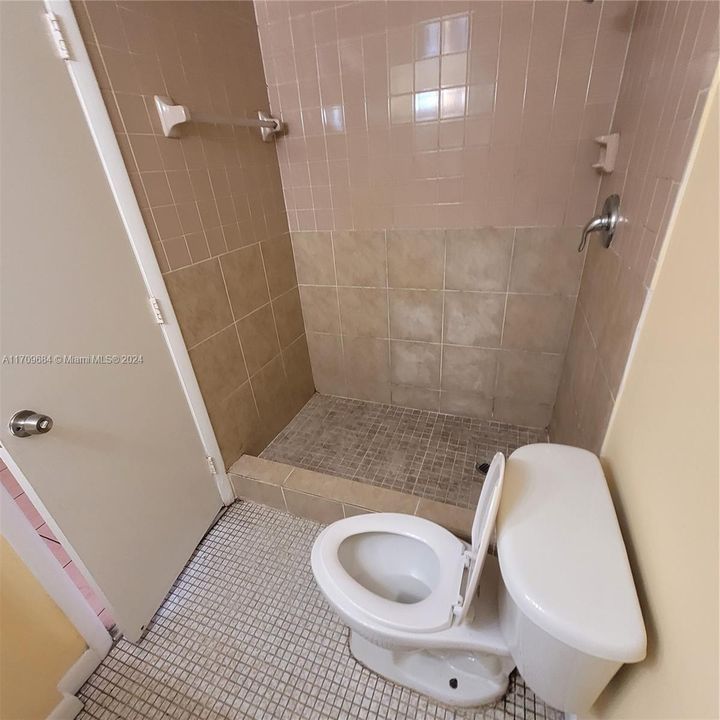 For Rent: $2,250 (2 beds, 2 baths, 832 Square Feet)