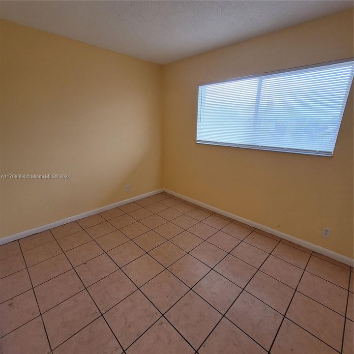 For Rent: $2,250 (2 beds, 2 baths, 832 Square Feet)