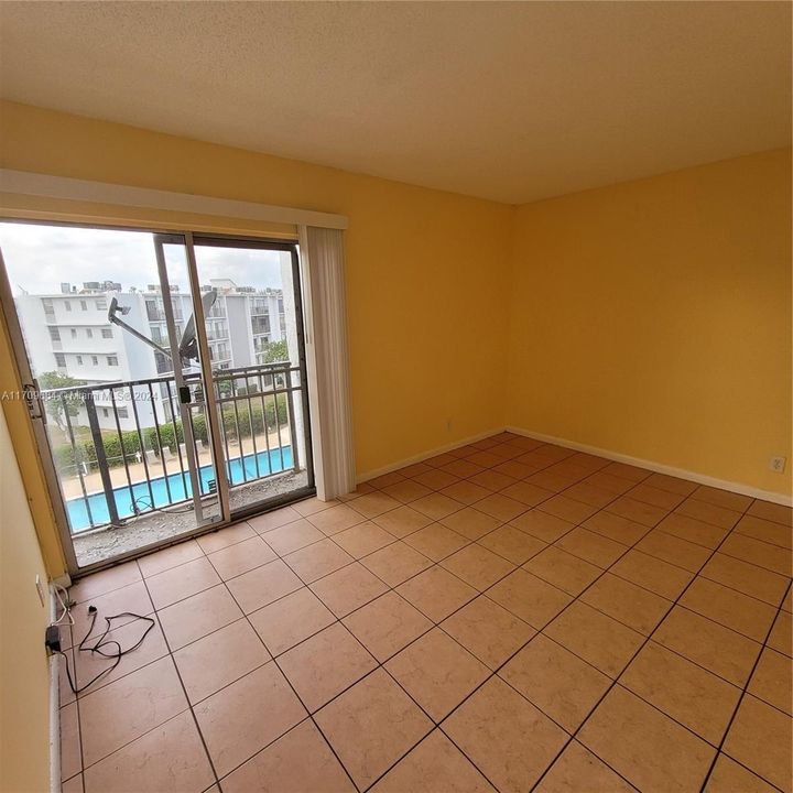 For Rent: $2,250 (2 beds, 2 baths, 832 Square Feet)