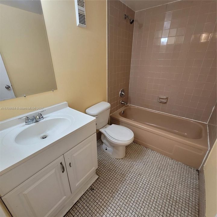 For Rent: $2,250 (2 beds, 2 baths, 832 Square Feet)