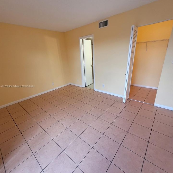 For Rent: $2,250 (2 beds, 2 baths, 832 Square Feet)