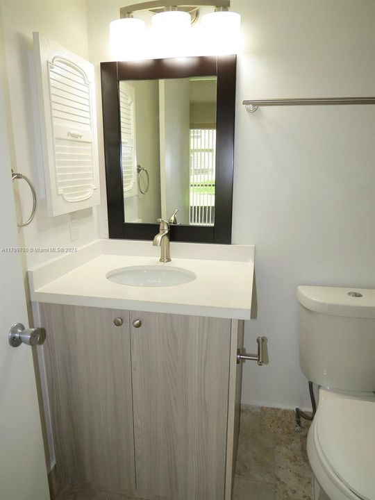 For Rent: $1,585 (1 beds, 1 baths, 811 Square Feet)