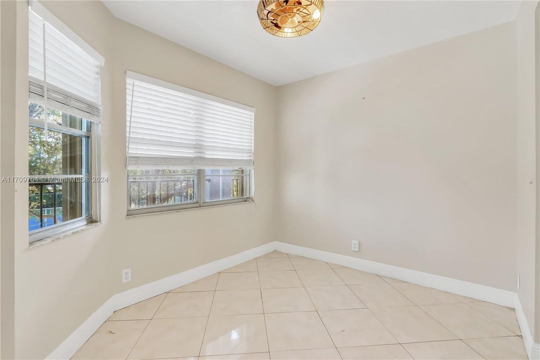 For Sale: $270,000 (2 beds, 2 baths, 1351 Square Feet)