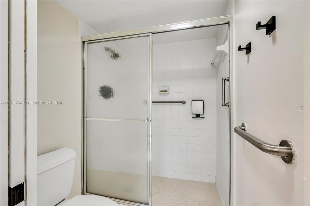 For Sale: $270,000 (2 beds, 2 baths, 1351 Square Feet)