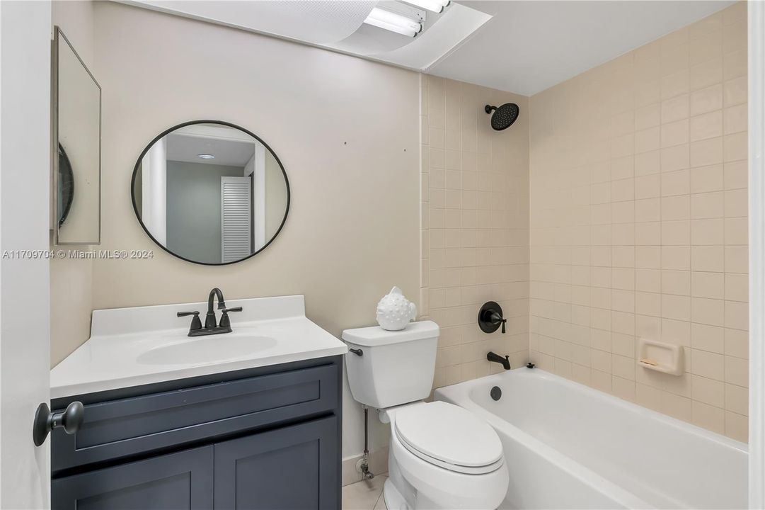 For Sale: $270,000 (2 beds, 2 baths, 1351 Square Feet)