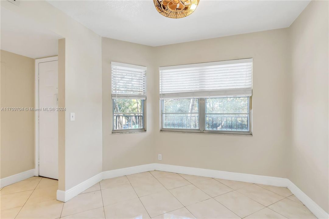 For Sale: $270,000 (2 beds, 2 baths, 1351 Square Feet)