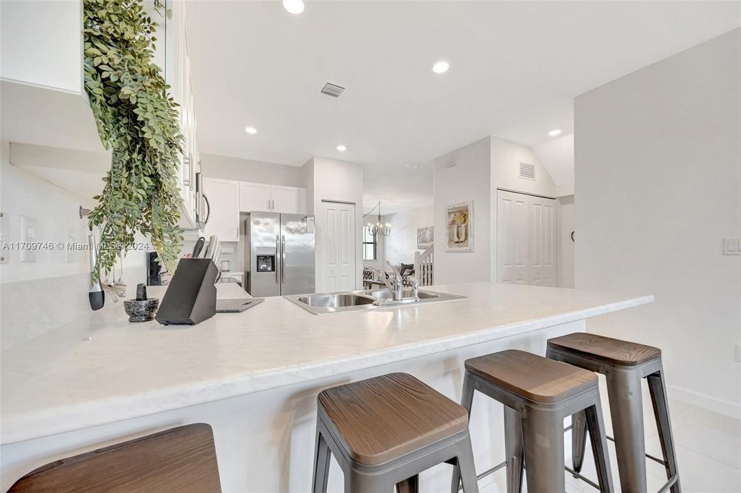 For Sale: $476,000 (4 beds, 2 baths, 1827 Square Feet)