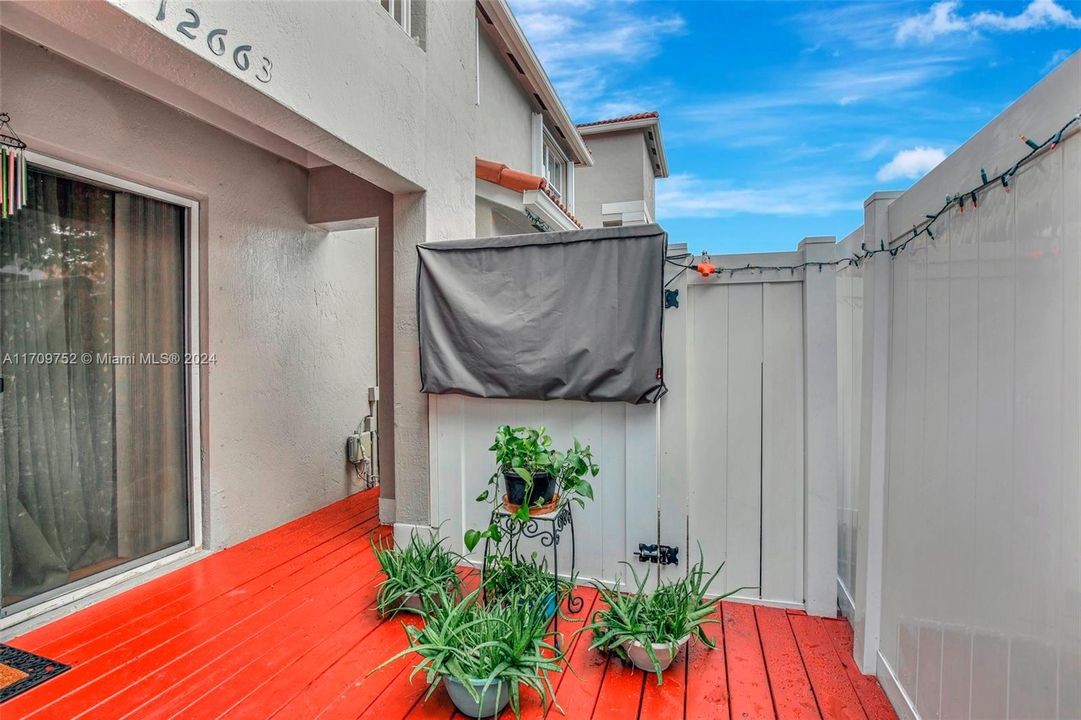 For Sale: $482,500 (3 beds, 2 baths, 1547 Square Feet)