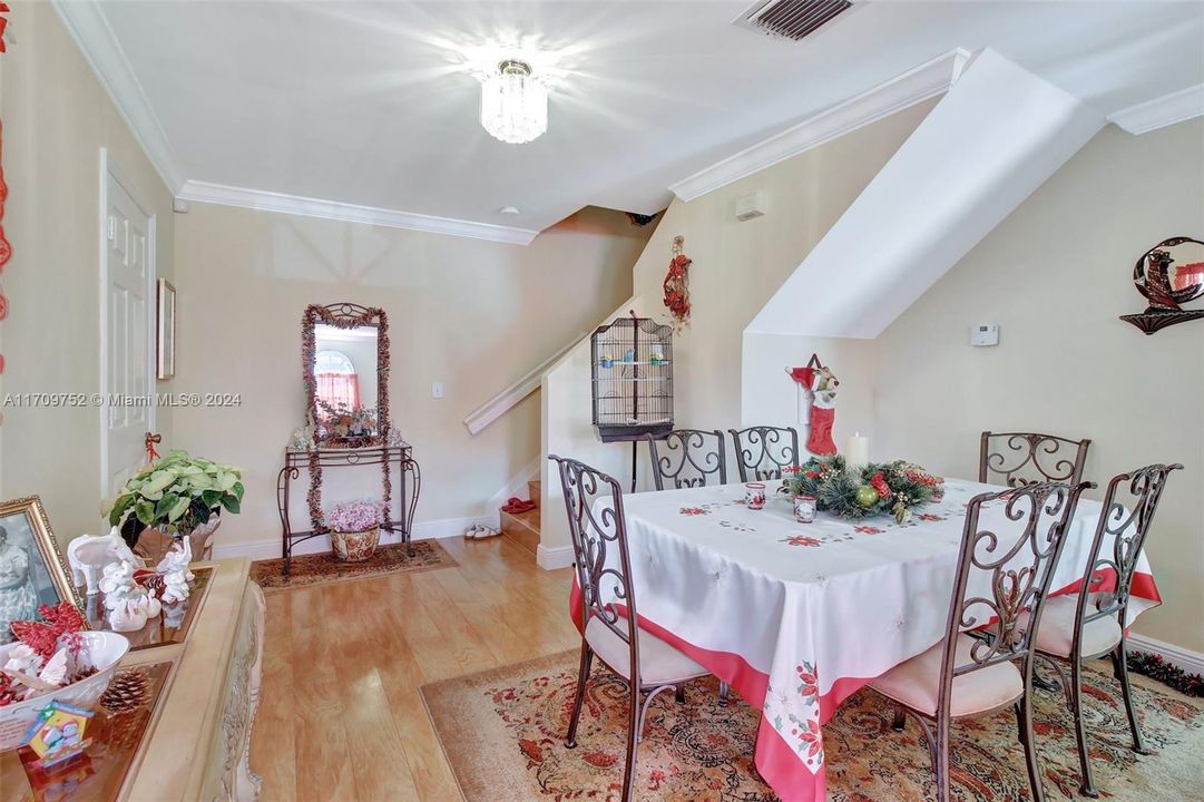 For Sale: $482,500 (3 beds, 2 baths, 1547 Square Feet)