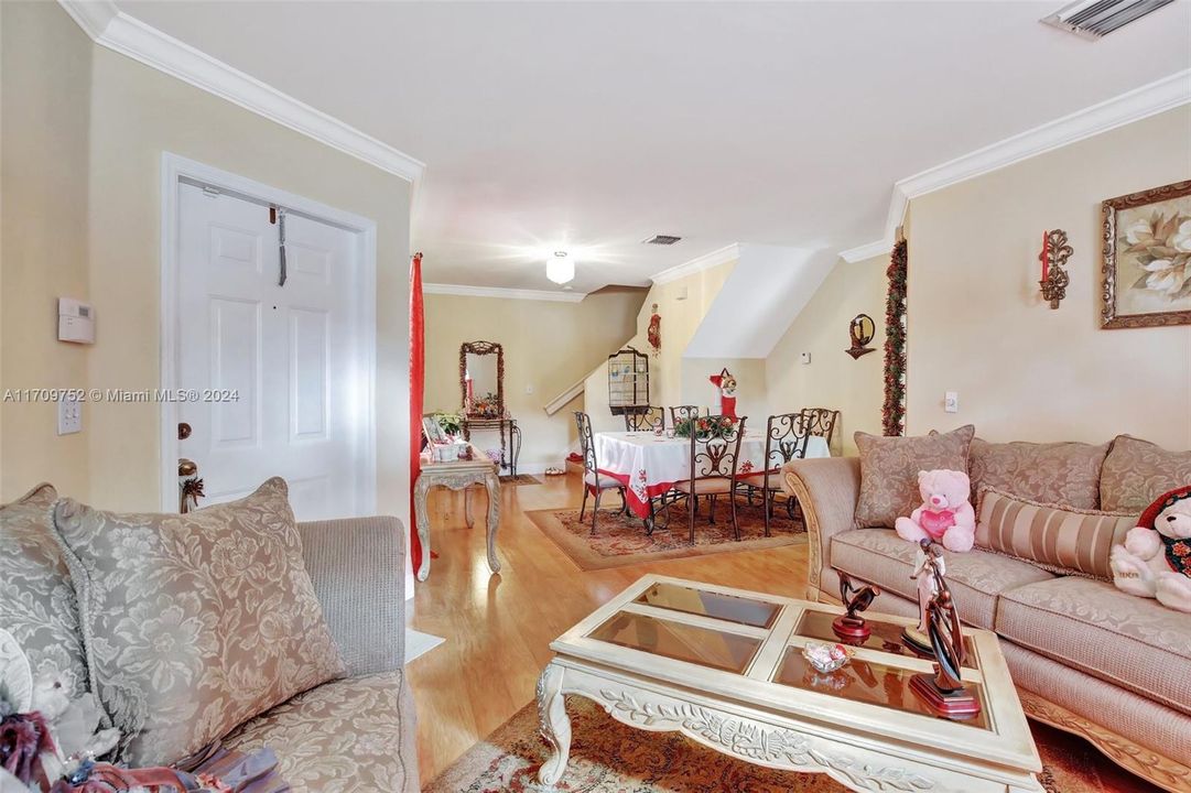 For Sale: $482,500 (3 beds, 2 baths, 1547 Square Feet)