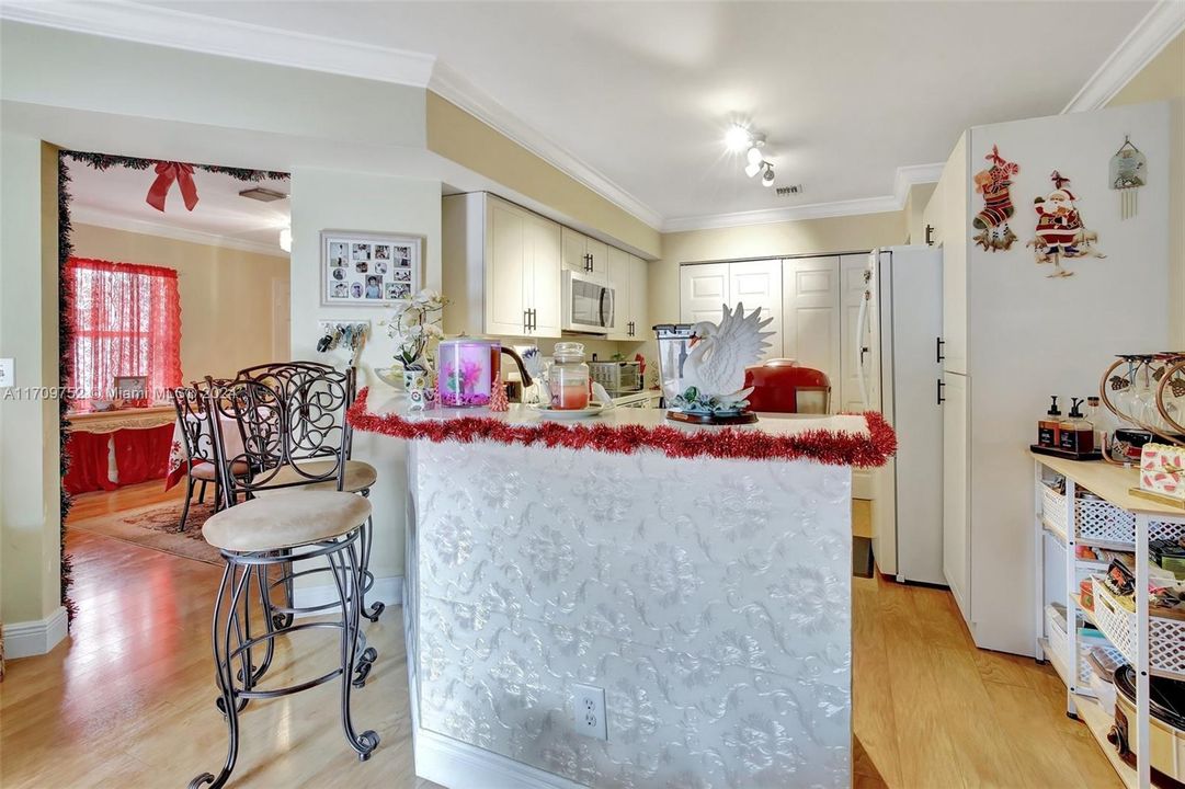 For Sale: $482,500 (3 beds, 2 baths, 1547 Square Feet)