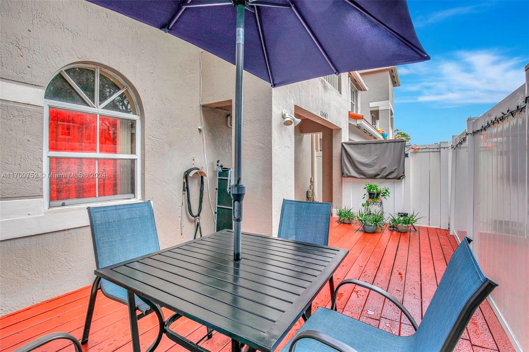 For Sale: $482,500 (3 beds, 2 baths, 1547 Square Feet)