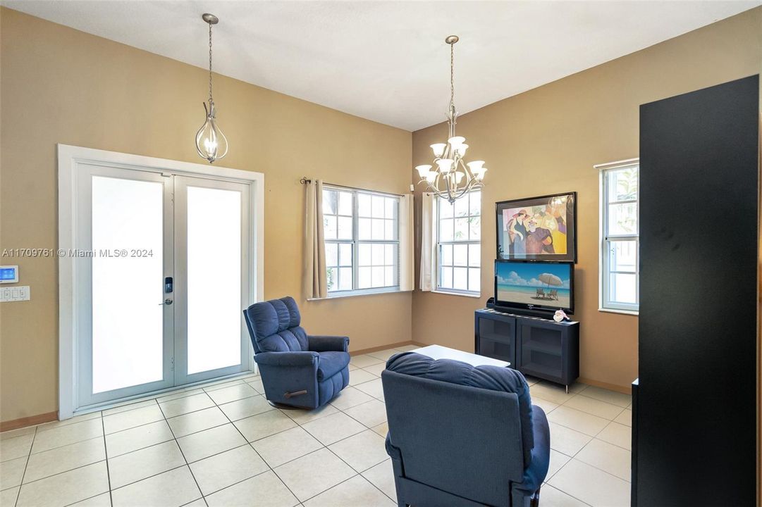 For Sale: $640,000 (3 beds, 2 baths, 1685 Square Feet)