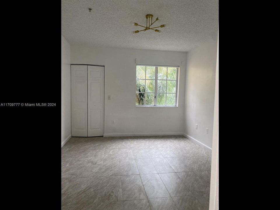 For Rent: $2,600 (3 beds, 2 baths, 1140 Square Feet)