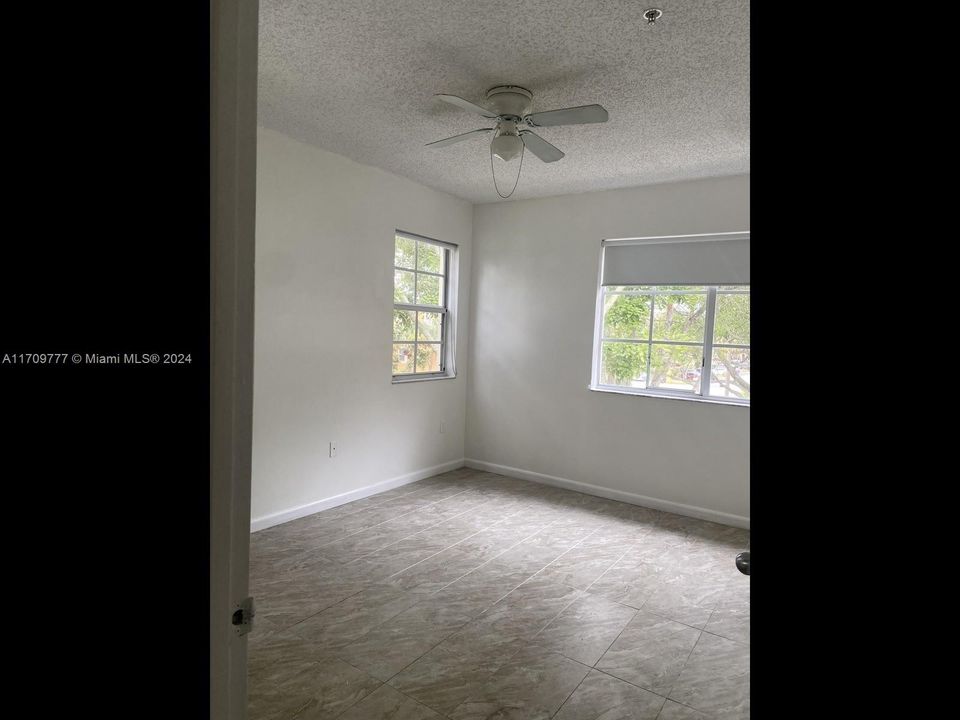 For Rent: $2,600 (3 beds, 2 baths, 1140 Square Feet)