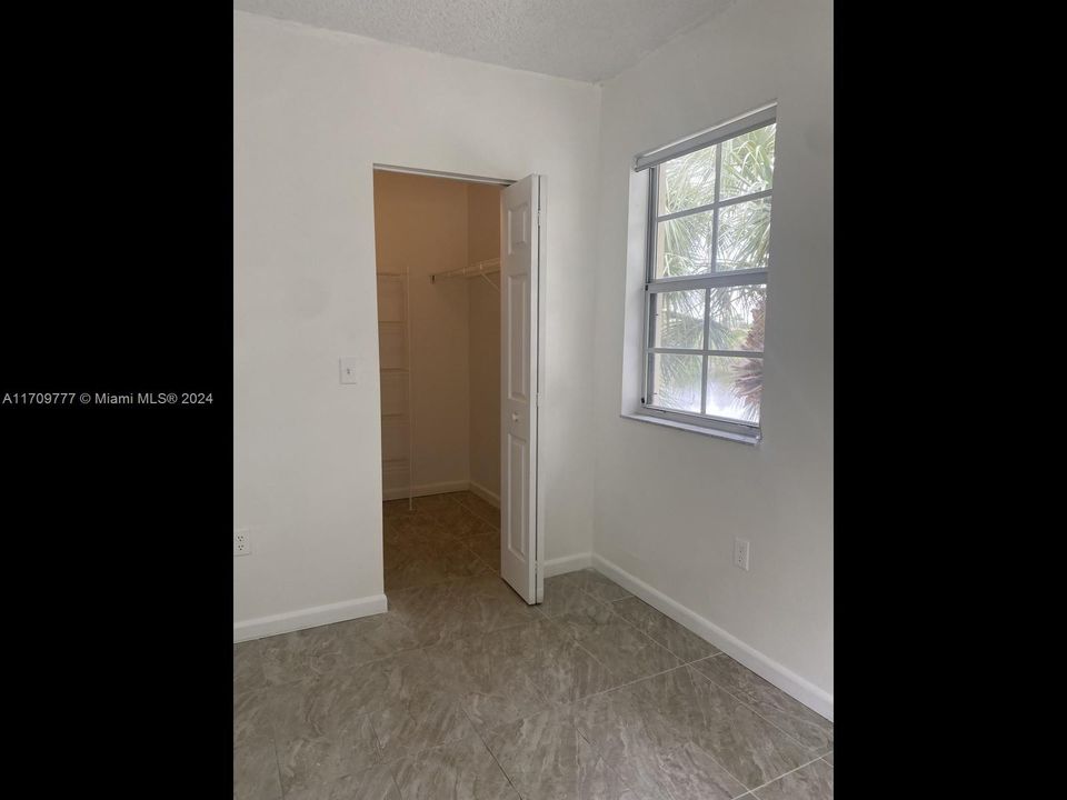 For Rent: $2,600 (3 beds, 2 baths, 1140 Square Feet)