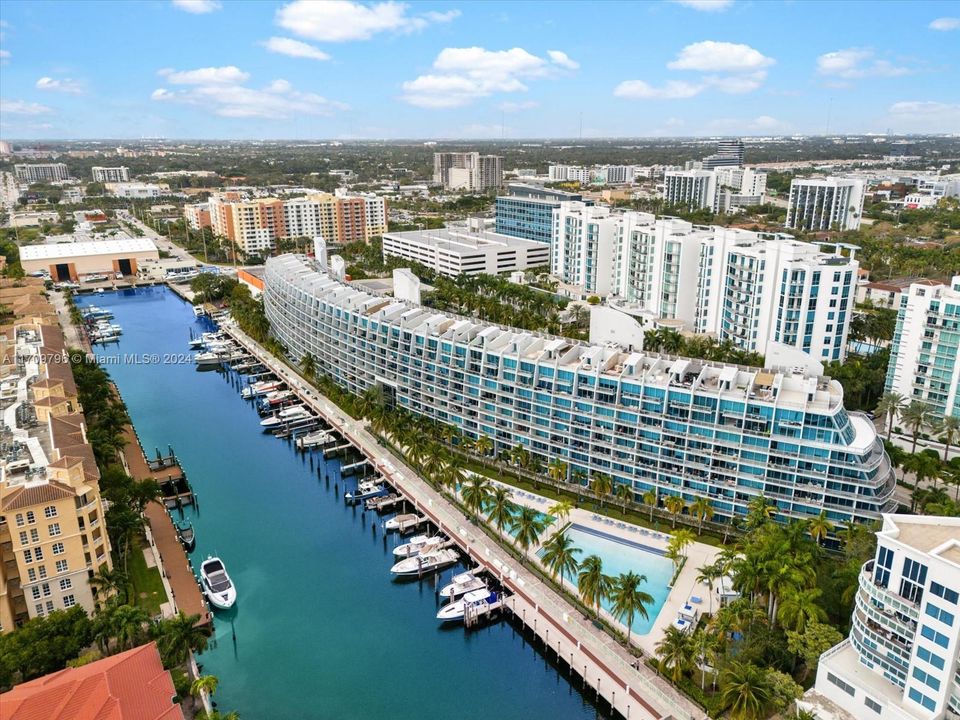 For Sale: $1,050,000 (3 beds, 3 baths, 1858 Square Feet)