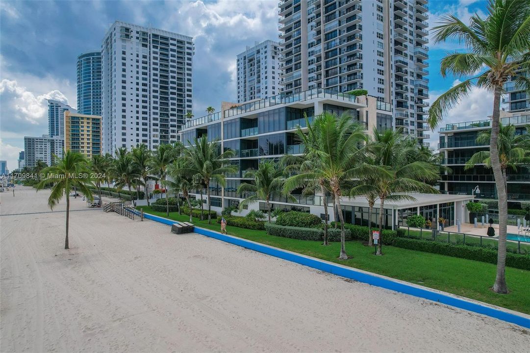 For Sale: $3,450,000 (3 beds, 3 baths, 2606 Square Feet)