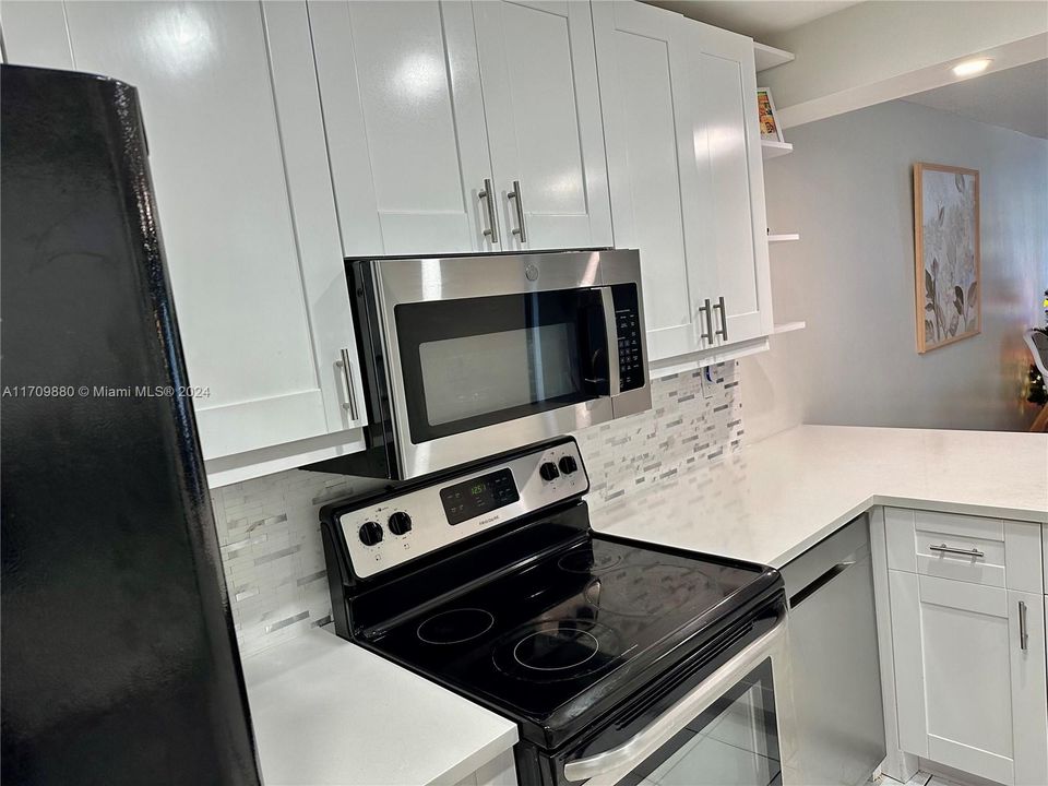 For Rent: $3,200 (3 beds, 2 baths, 1323 Square Feet)