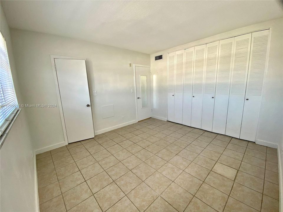 For Rent: $1,650 (1 beds, 1 baths, 576 Square Feet)