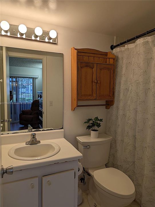 For Rent: $1,500 (1 beds, 1 baths, 811 Square Feet)