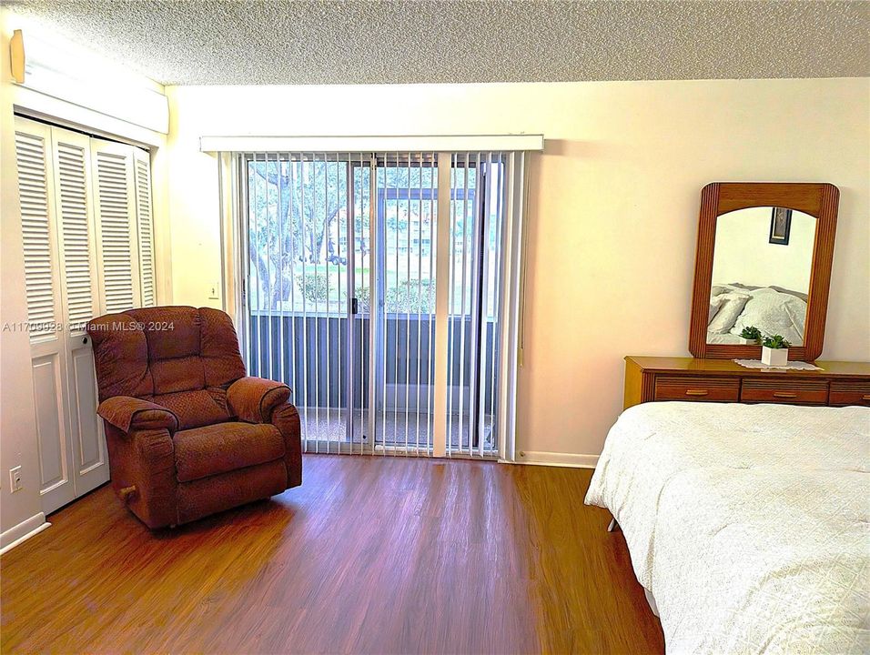 For Rent: $1,500 (1 beds, 1 baths, 811 Square Feet)