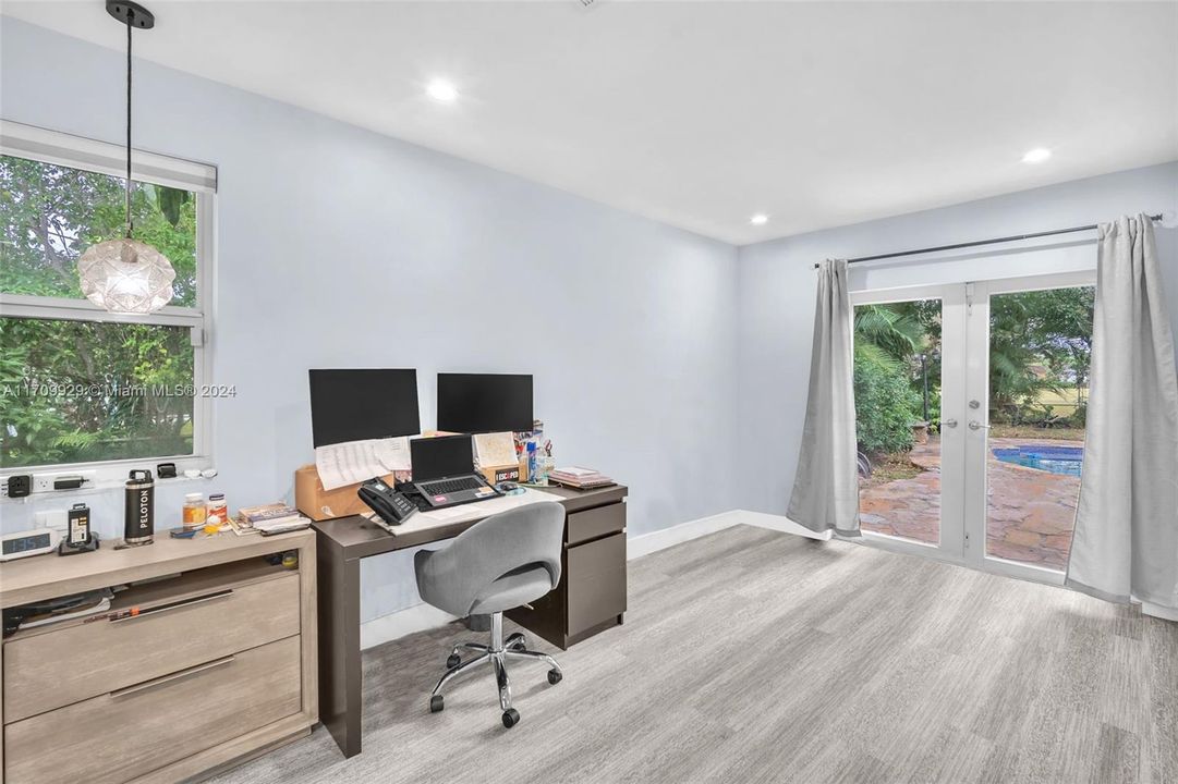 Primary bedroom sitting area.