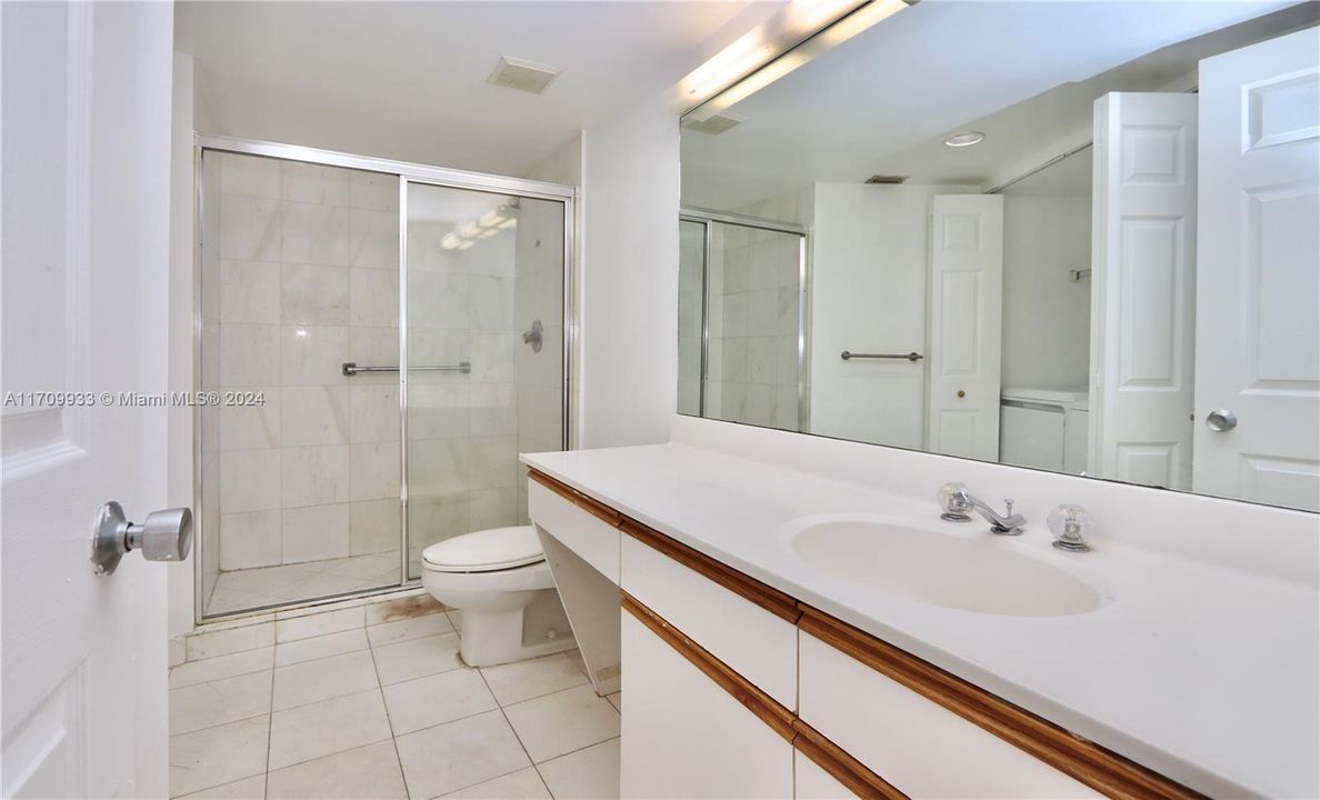 For Sale: $495,000 (2 beds, 2 baths, 1353 Square Feet)