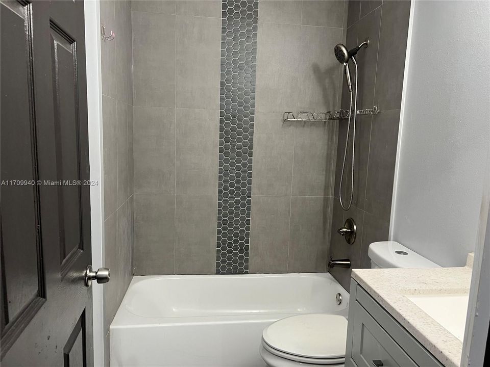 For Rent: $3,100 (3 beds, 2 baths, 1462 Square Feet)