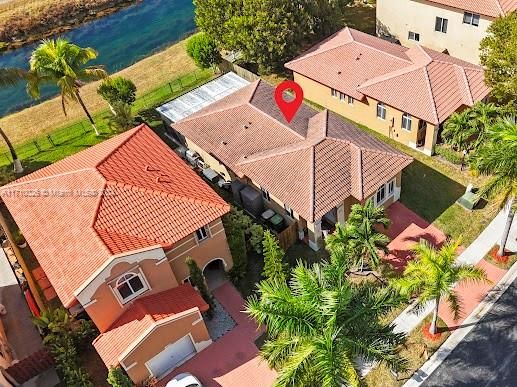 Recently Sold: $435,000 (3 beds, 2 baths, 1200 Square Feet)