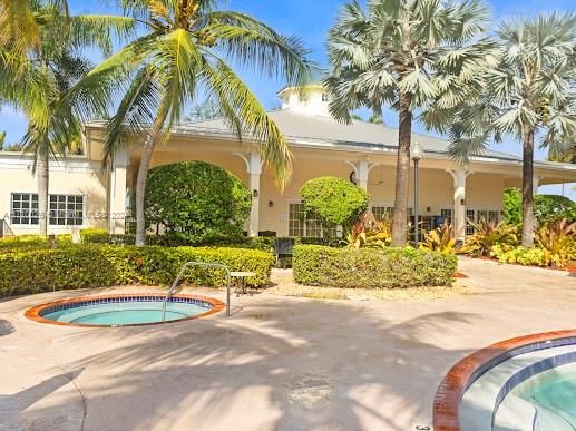 Recently Sold: $435,000 (3 beds, 2 baths, 1200 Square Feet)