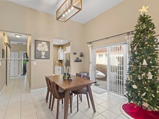 Recently Sold: $435,000 (3 beds, 2 baths, 1200 Square Feet)