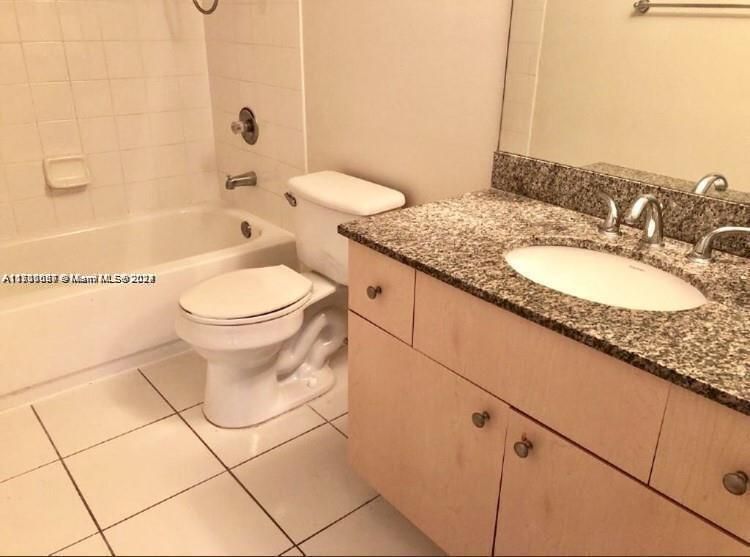 For Rent: $2,650 (2 beds, 2 baths, 1205 Square Feet)