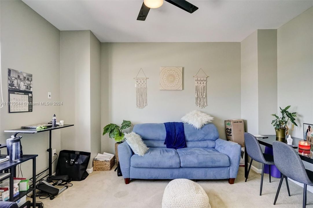 For Sale: $454,000 (2 beds, 2 baths, 1270 Square Feet)