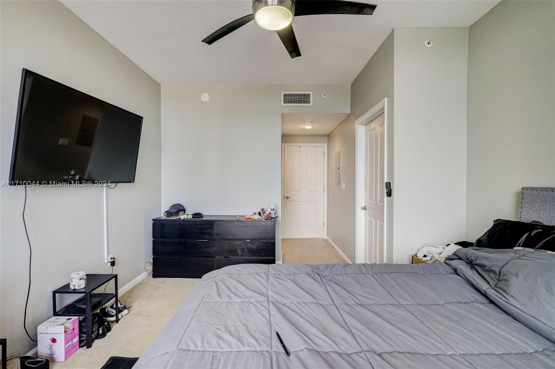 For Sale: $454,000 (2 beds, 2 baths, 1270 Square Feet)