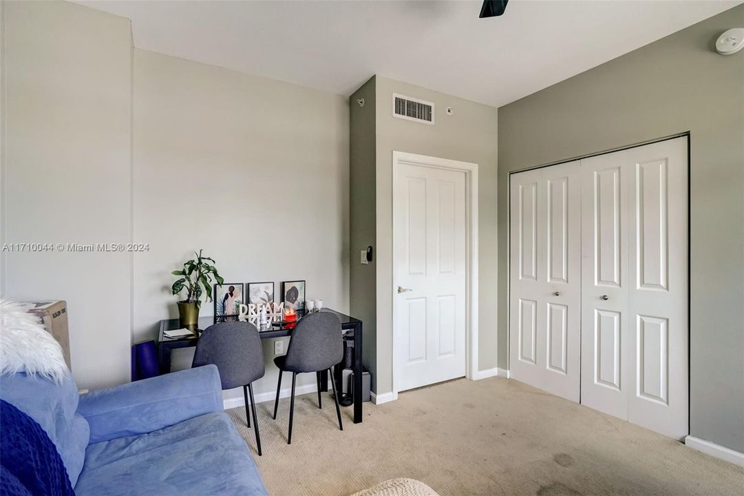 For Sale: $454,000 (2 beds, 2 baths, 1270 Square Feet)